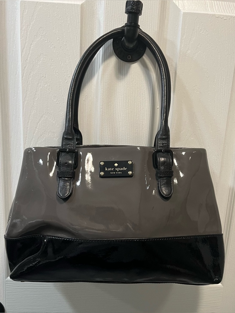 kate spade Carlisle Street Elena Gray and Black Patent Leather Shoulder Bag -EUC